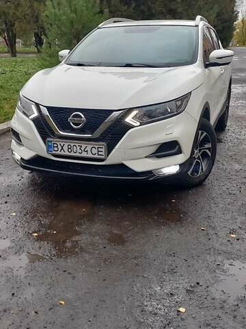 Белый Ниссан Кашкай, объемом двигателя 1.2 л и пробегом 90 тыс. км за 14200 $, фото 1 на Automoto.ua