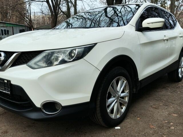 Белый Ниссан Кашкай, объемом двигателя 1.6 л и пробегом 198 тыс. км за 14888 $, фото 1 на Automoto.ua