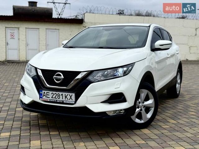 Белый Ниссан Кашкай, объемом двигателя 1.6 л и пробегом 37 тыс. км за 18900 $, фото 1 на Automoto.ua