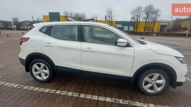 Белый Ниссан Кашкай, объемом двигателя 1.6 л и пробегом 122 тыс. км за 19800 $, фото 1 на Automoto.ua
