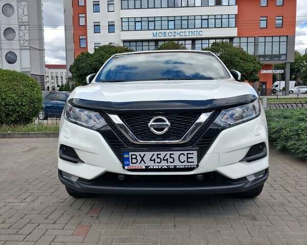 Белый Ниссан Кашкай, объемом двигателя 1.2 л и пробегом 25 тыс. км за 17900 $, фото 1 на Automoto.ua