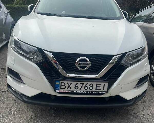 Білий Ніссан Кашкай, об'ємом двигуна 1.2 л та пробігом 42 тис. км за 16000 $, фото 1 на Automoto.ua