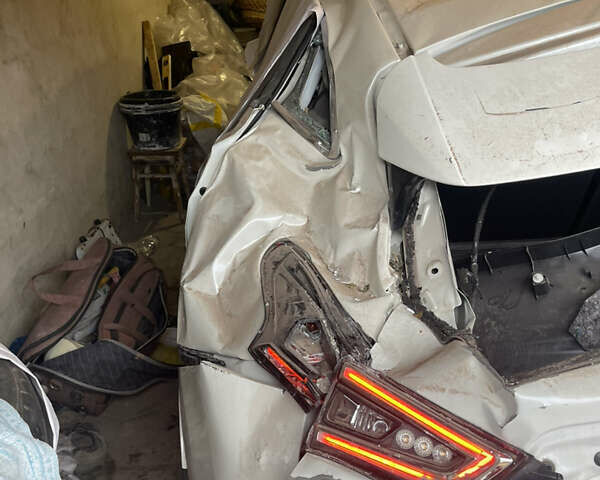 Белый Ниссан Кашкай, объемом двигателя 2 л и пробегом 19 тыс. км за 8800 $, фото 1 на Automoto.ua