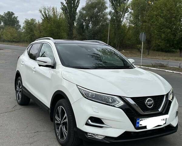 Белый Ниссан Кашкай, объемом двигателя 1.6 л и пробегом 8 тыс. км за 32299 $, фото 1 на Automoto.ua