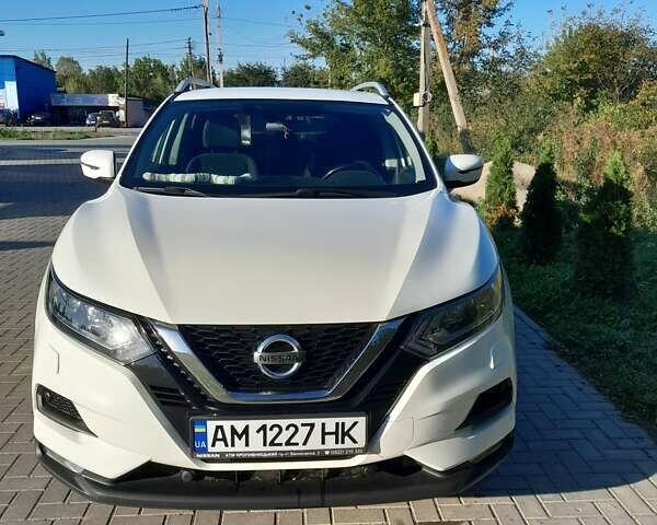 Белый Ниссан Кашкай, объемом двигателя 1.2 л и пробегом 123 тыс. км за 16400 $, фото 1 на Automoto.ua