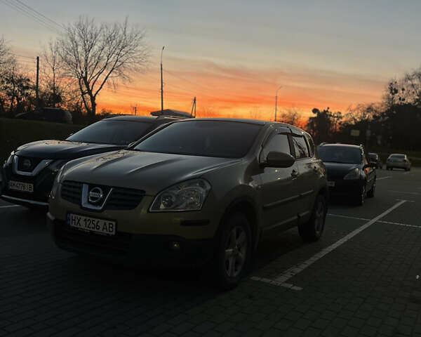 Бежевый Ниссан Кашкай, объемом двигателя 1.46 л и пробегом 222 тыс. км за 7700 $, фото 1 на Automoto.ua