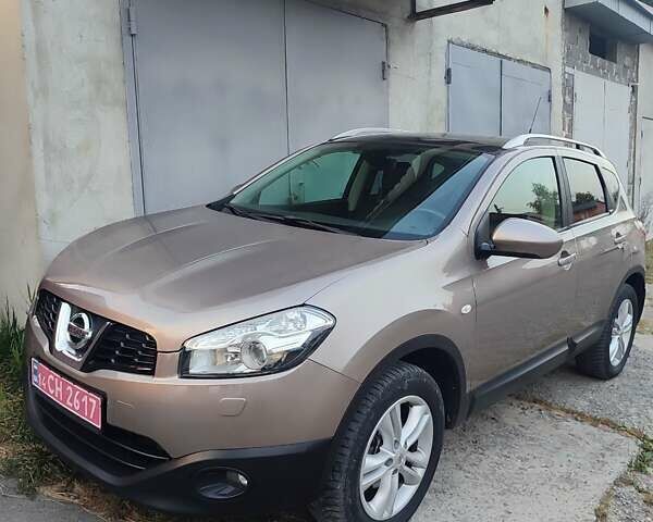Бежевый Ниссан Кашкай, объемом двигателя 2 л и пробегом 223 тыс. км за 11200 $, фото 1 на Automoto.ua