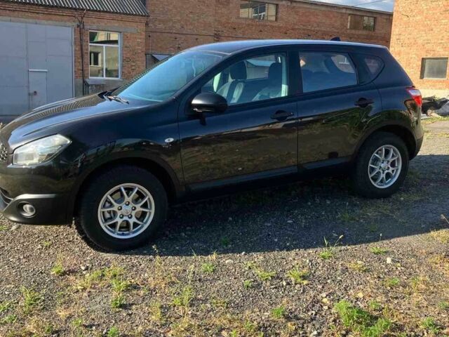 Черный Ниссан Кашкай, объемом двигателя 1.6 л и пробегом 174 тыс. км за 8900 $, фото 1 на Automoto.ua