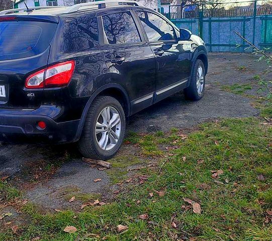 Чорний Ніссан Кашкай, об'ємом двигуна 1.5 л та пробігом 270 тис. км за 10200 $, фото 1 на Automoto.ua