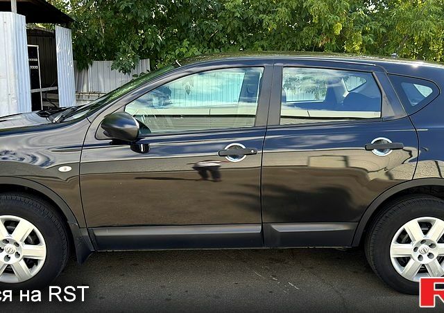 Черный Ниссан Кашкай, объемом двигателя 1.6 л и пробегом 128 тыс. км за 9700 $, фото 1 на Automoto.ua