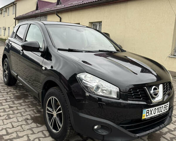 Черный Ниссан Кашкай, объемом двигателя 1.6 л и пробегом 107 тыс. км за 11700 $, фото 1 на Automoto.ua