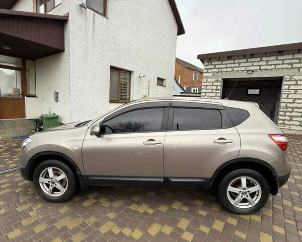 Коричневый Ниссан Кашкай, объемом двигателя 1.6 л и пробегом 194 тыс. км за 7800 $, фото 1 на Automoto.ua