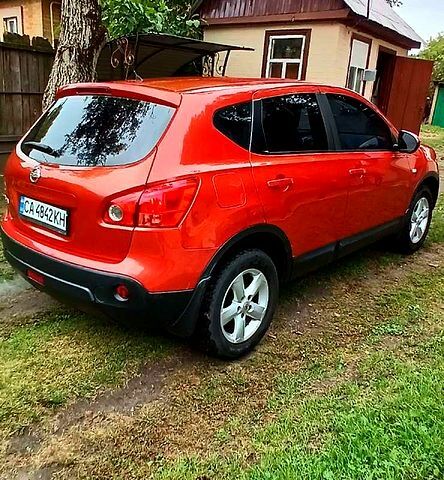 Красный Ниссан Кашкай, объемом двигателя 1.6 л и пробегом 218 тыс. км за 6600 $, фото 1 на Automoto.ua