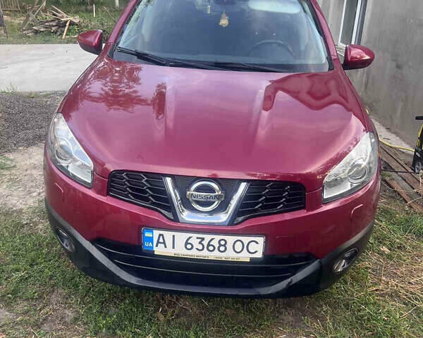 Красный Ниссан Кашкай, объемом двигателя 2 л и пробегом 102 тыс. км за 13000 $, фото 1 на Automoto.ua