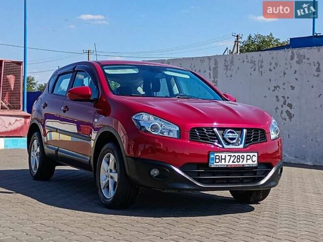 Красный Ниссан Кашкай, объемом двигателя 2 л и пробегом 115 тыс. км за 11700 $, фото 1 на Automoto.ua
