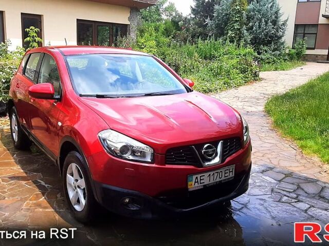 Красный Ниссан Кашкай, объемом двигателя 2 л и пробегом 123 тыс. км за 11500 $, фото 1 на Automoto.ua