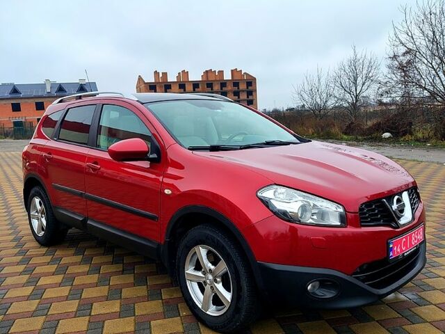 Красный Ниссан Кашкай, объемом двигателя 1.5 л и пробегом 203 тыс. км за 11700 $, фото 1 на Automoto.ua