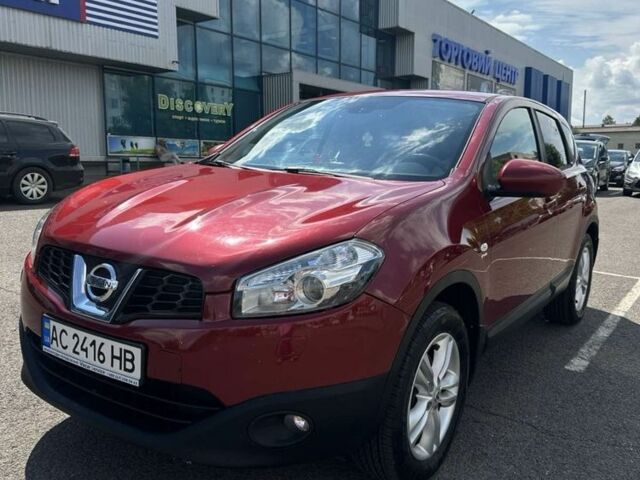 Красный Ниссан Кашкай, объемом двигателя 2 л и пробегом 300 тыс. км за 10000 $, фото 1 на Automoto.ua