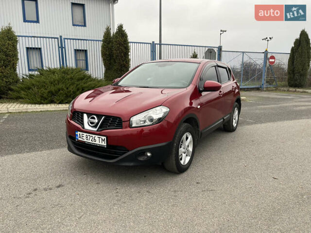 Красный Ниссан Кашкай, объемом двигателя 2 л и пробегом 61 тыс. км за 11400 $, фото 1 на Automoto.ua