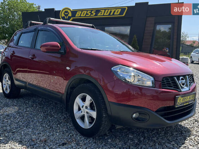 Красный Ниссан Кашкай, объемом двигателя 1.6 л и пробегом 116 тыс. км за 11200 $, фото 1 на Automoto.ua