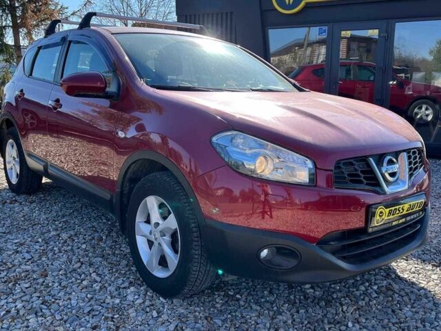 Красный Ниссан Кашкай, объемом двигателя 1.6 л и пробегом 116 тыс. км за 11200 $, фото 1 на Automoto.ua