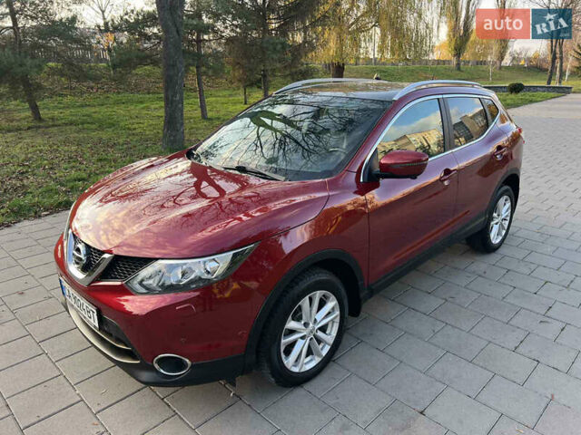 Красный Ниссан Кашкай, объемом двигателя 1.6 л и пробегом 105 тыс. км за 15900 $, фото 1 на Automoto.ua