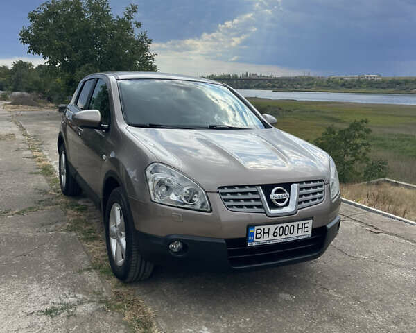 Желтый Ниссан Кашкай, объемом двигателя 2 л и пробегом 232 тыс. км за 10000 $, фото 1 на Automoto.ua