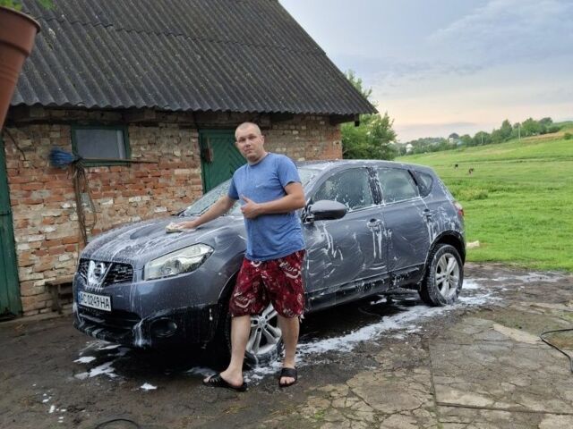 Серый Ниссан Кашкай, объемом двигателя 1.5 л и пробегом 270 тыс. км за 9600 $, фото 1 на Automoto.ua