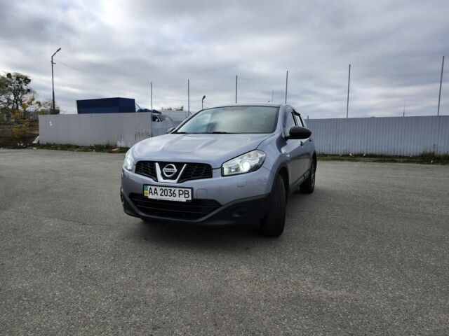 Серый Ниссан Кашкай, объемом двигателя 1.6 л и пробегом 143 тыс. км за 10500 $, фото 1 на Automoto.ua