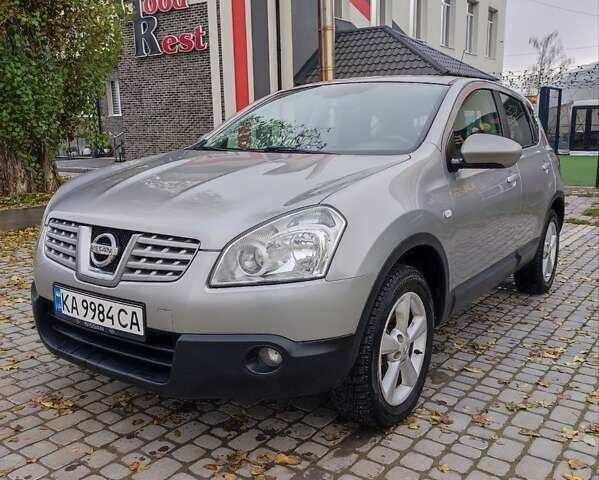 Серый Ниссан Кашкай, объемом двигателя 1.5 л и пробегом 256 тыс. км за 8200 $, фото 1 на Automoto.ua