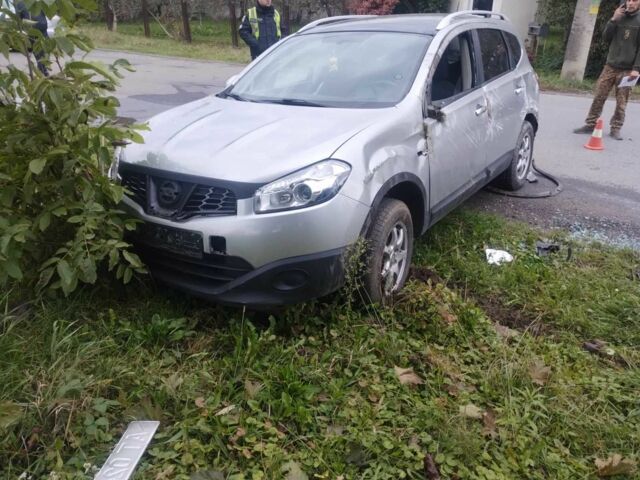 Серый Ниссан Кашкай, объемом двигателя 1.5 л и пробегом 200 тыс. км за 5000 $, фото 1 на Automoto.ua