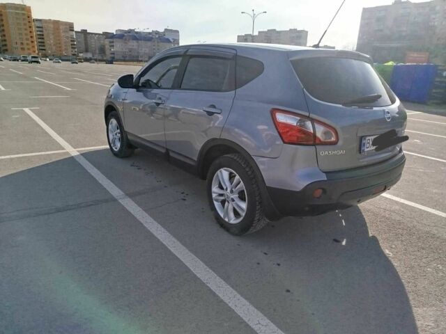 Серый Ниссан Кашкай, объемом двигателя 1.5 л и пробегом 250 тыс. км за 9000 $, фото 1 на Automoto.ua