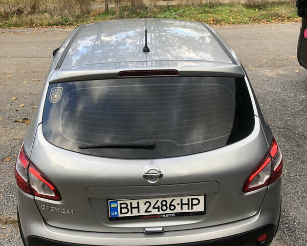 Серый Ниссан Кашкай, объемом двигателя 2 л и пробегом 222 тыс. км за 9707 $, фото 1 на Automoto.ua