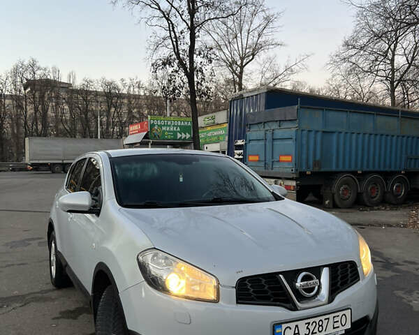 Серый Ниссан Кашкай, объемом двигателя 2 л и пробегом 220 тыс. км за 9500 $, фото 1 на Automoto.ua