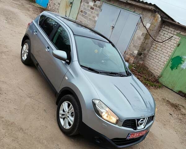 Серый Ниссан Кашкай, объемом двигателя 1.5 л и пробегом 192 тыс. км за 10200 $, фото 1 на Automoto.ua