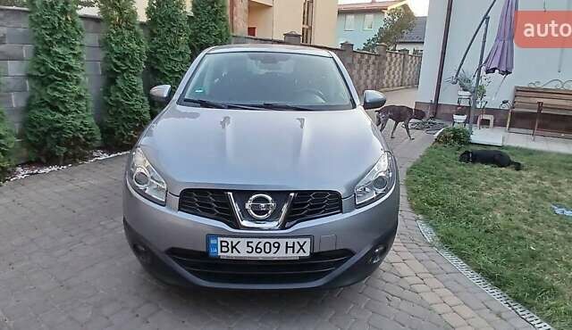 Сірий Ніссан Кашкай, об'ємом двигуна 1.5 л та пробігом 181 тис. км за 11500 $, фото 1 на Automoto.ua