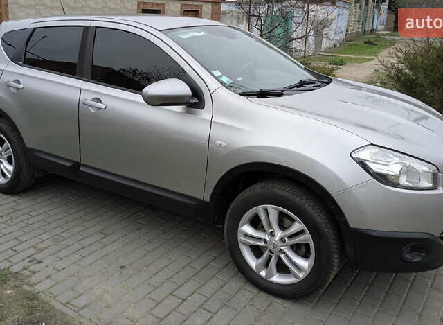 Серый Ниссан Кашкай, объемом двигателя 1.5 л и пробегом 231 тыс. км за 10500 $, фото 1 на Automoto.ua