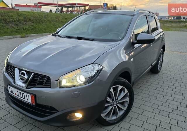 Серый Ниссан Кашкай, объемом двигателя 1.6 л и пробегом 246 тыс. км за 11600 $, фото 1 на Automoto.ua