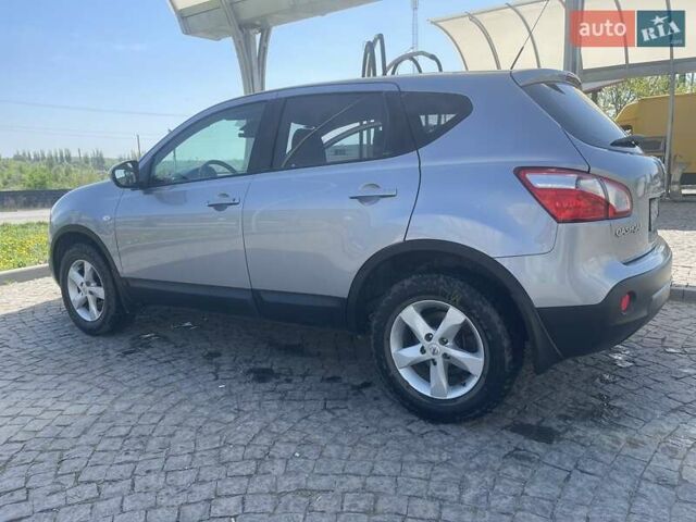 Серый Ниссан Кашкай, объемом двигателя 1.6 л и пробегом 144 тыс. км за 11500 $, фото 1 на Automoto.ua