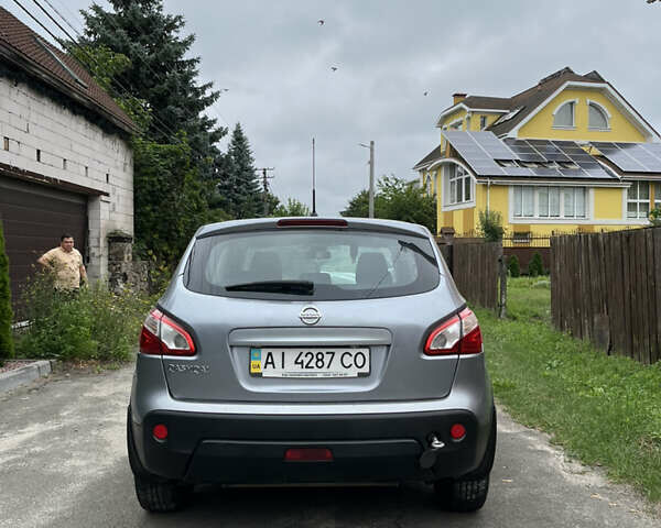 Серый Ниссан Кашкай, объемом двигателя 1.6 л и пробегом 217 тыс. км за 6500 $, фото 1 на Automoto.ua