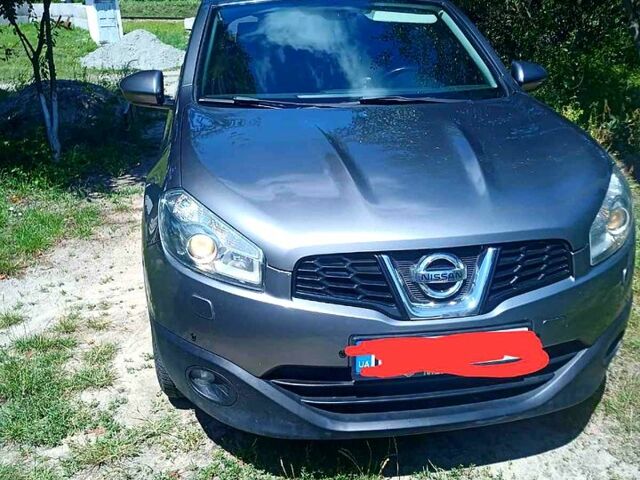 Серый Ниссан Кашкай, объемом двигателя 2 л и пробегом 190 тыс. км за 11600 $, фото 1 на Automoto.ua