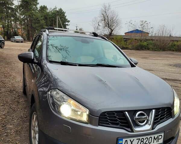 Серый Ниссан Кашкай, объемом двигателя 1.46 л и пробегом 203 тыс. км за 12500 $, фото 1 на Automoto.ua