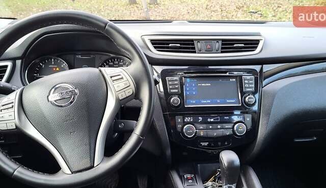 Сірий Ніссан Кашкай, об'ємом двигуна 1.6 л та пробігом 200 тис. км за 12250 $, фото 1 на Automoto.ua