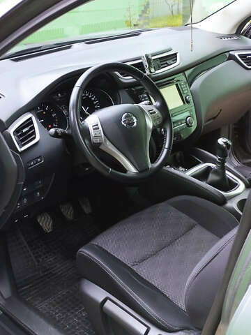 Серый Ниссан Кашкай, объемом двигателя 1.46 л и пробегом 173 тыс. км за 15000 $, фото 1 на Automoto.ua