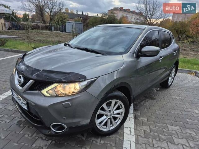 Серый Ниссан Кашкай, объемом двигателя 1.6 л и пробегом 180 тыс. км за 15000 $, фото 1 на Automoto.ua