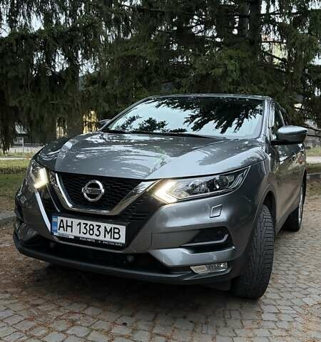 Серый Ниссан Кашкай, объемом двигателя 2 л и пробегом 120 тыс. км за 19000 $, фото 1 на Automoto.ua