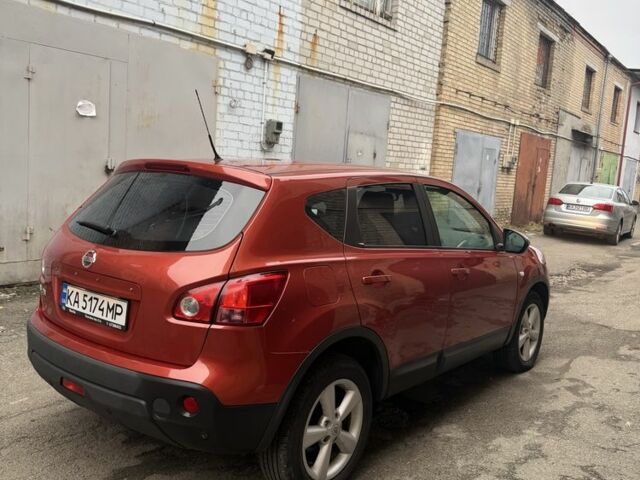 Оранжевый Ниссан Кашкай, объемом двигателя 2 л и пробегом 214 тыс. км за 7500 $, фото 1 на Automoto.ua