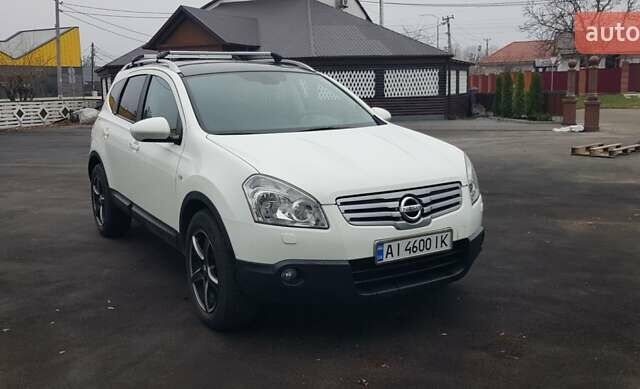 Белый Ниссан Кашкай 2, объемом двигателя 2 л и пробегом 240 тыс. км за 10500 $, фото 1 на Automoto.ua