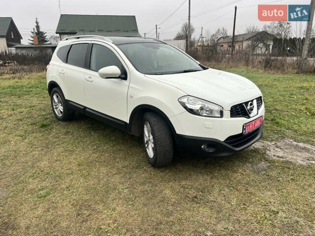 Белый Ниссан Кашкай 2, объемом двигателя 1.5 л и пробегом 221 тыс. км за 10500 $, фото 1 на Automoto.ua