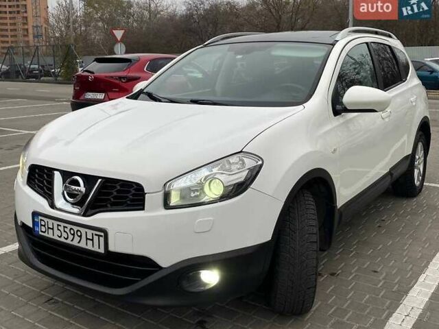 Білий Ніссан Кашкай 2, об'ємом двигуна 1.5 л та пробігом 266 тис. км за 11599 $, фото 1 на Automoto.ua